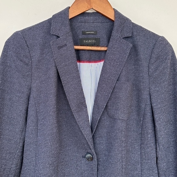 Talbots fitted blazer, in a stretch rayon blend fabric, fully lined - Picture 3 of 15